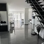 Avec Piscine Jacuzzi Et Sauna *