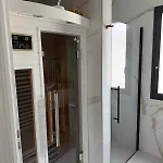 Avec Piscine Jacuzzi Et Sauna Вилла