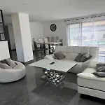 Avec Piscine Jacuzzi Et Sauna Вилла Сент-Андре-де-Кюбзак