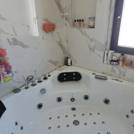 Avec Piscine Jacuzzi Et Sauna Villa Saint-André-de-Cubzac