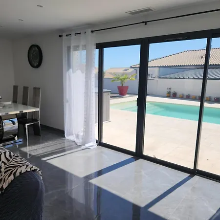 Villa Avec Piscine Jacuzzi Et Sauna *