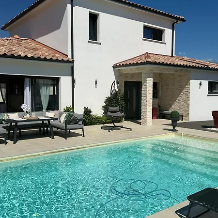 Avec Piscine Jacuzzi Et Sauna Villa *