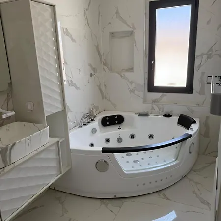 Avec Piscine Jacuzzi Et Sauna * Saint-André-de-Cubzac
