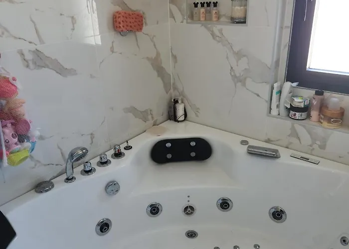 Avec Piscine Jacuzzi Et Sauna Villa Saint-André-de-Cubzac